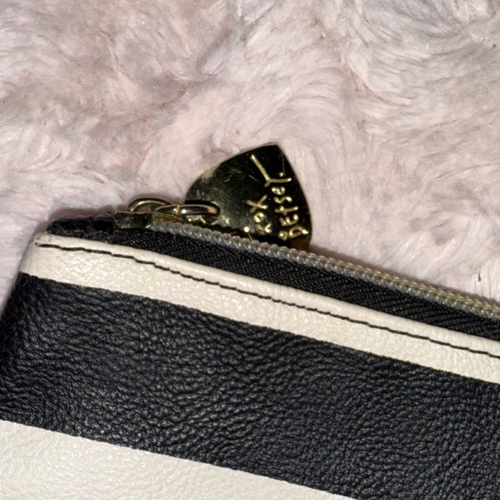 Xox Betsey Johnson Chic Striped Cosmetic or Travelers Clutch Pouch Bag - Picture 5 of 9